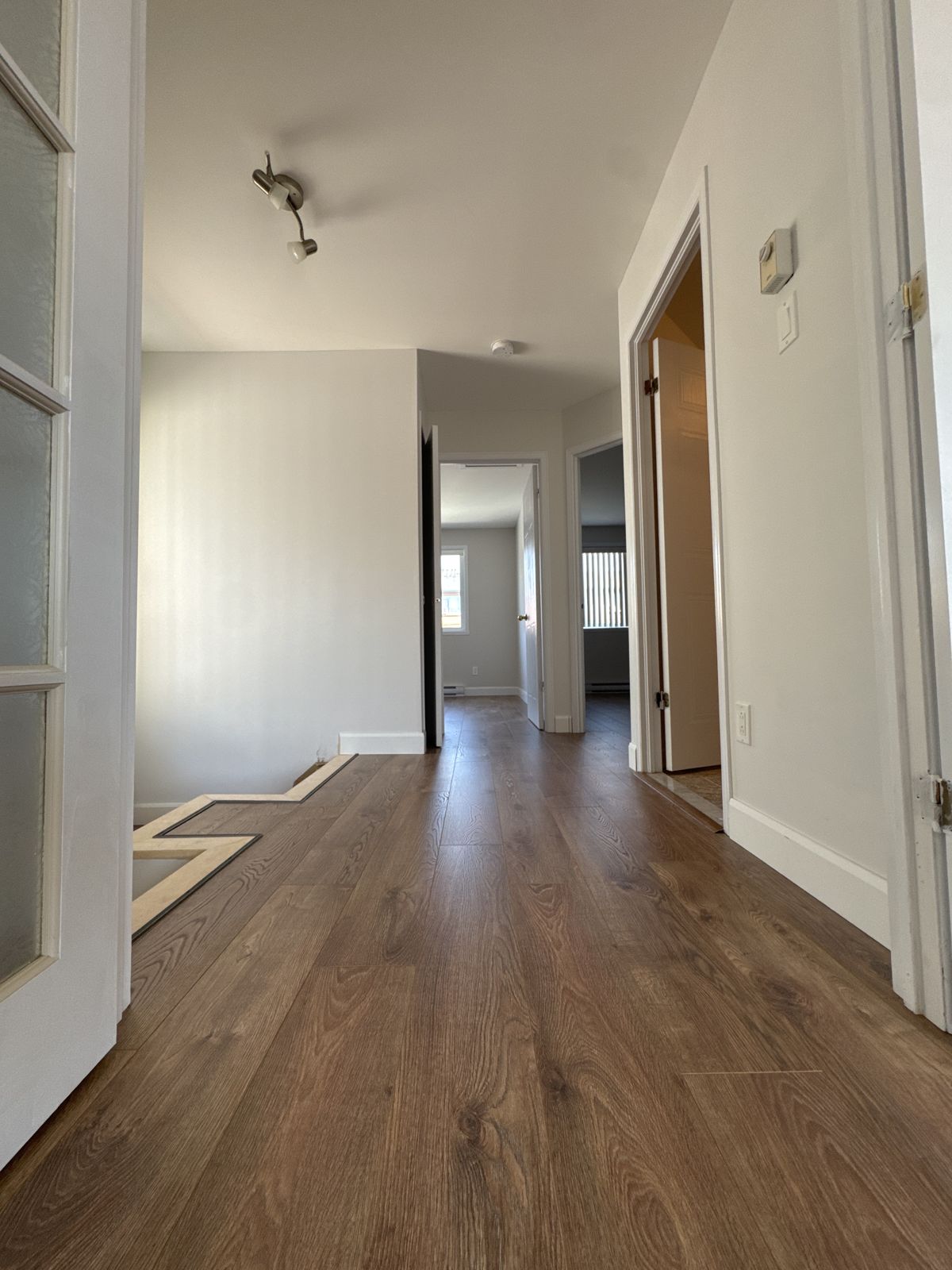 Upper-floor refresh ◆ Montréal (3/5)