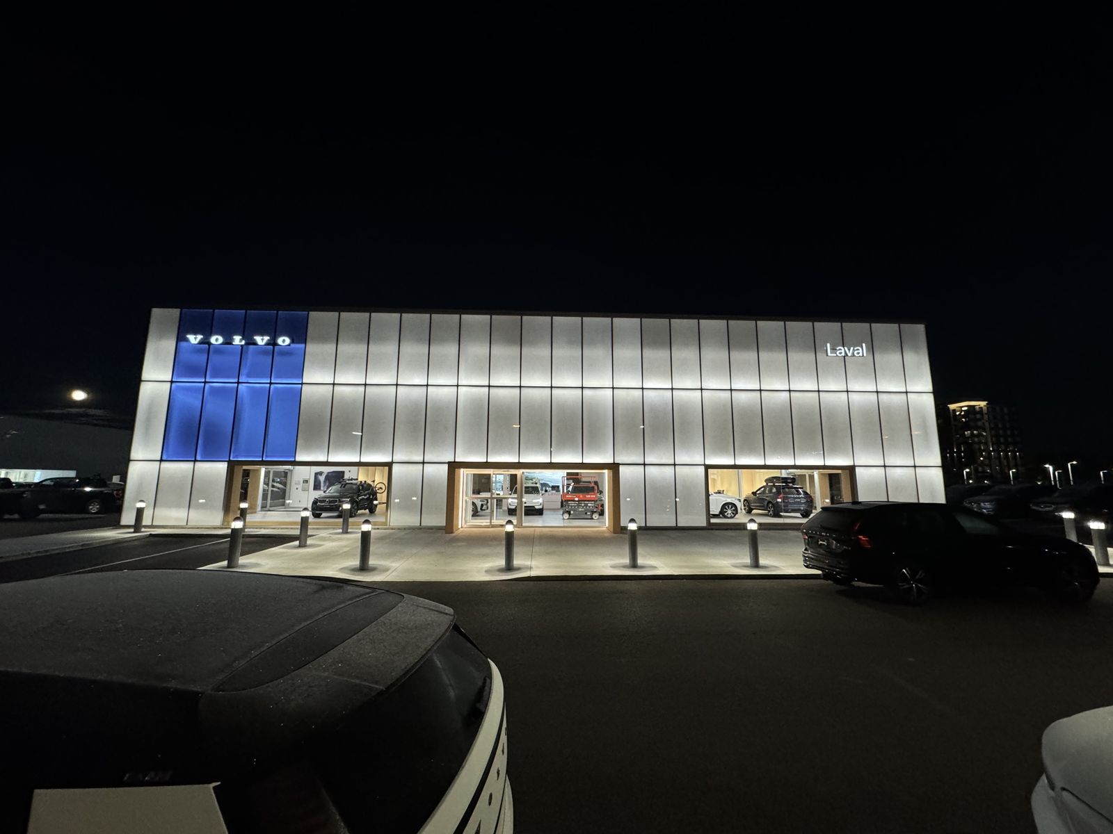 Auto dealership ◆ Laval (2/5)